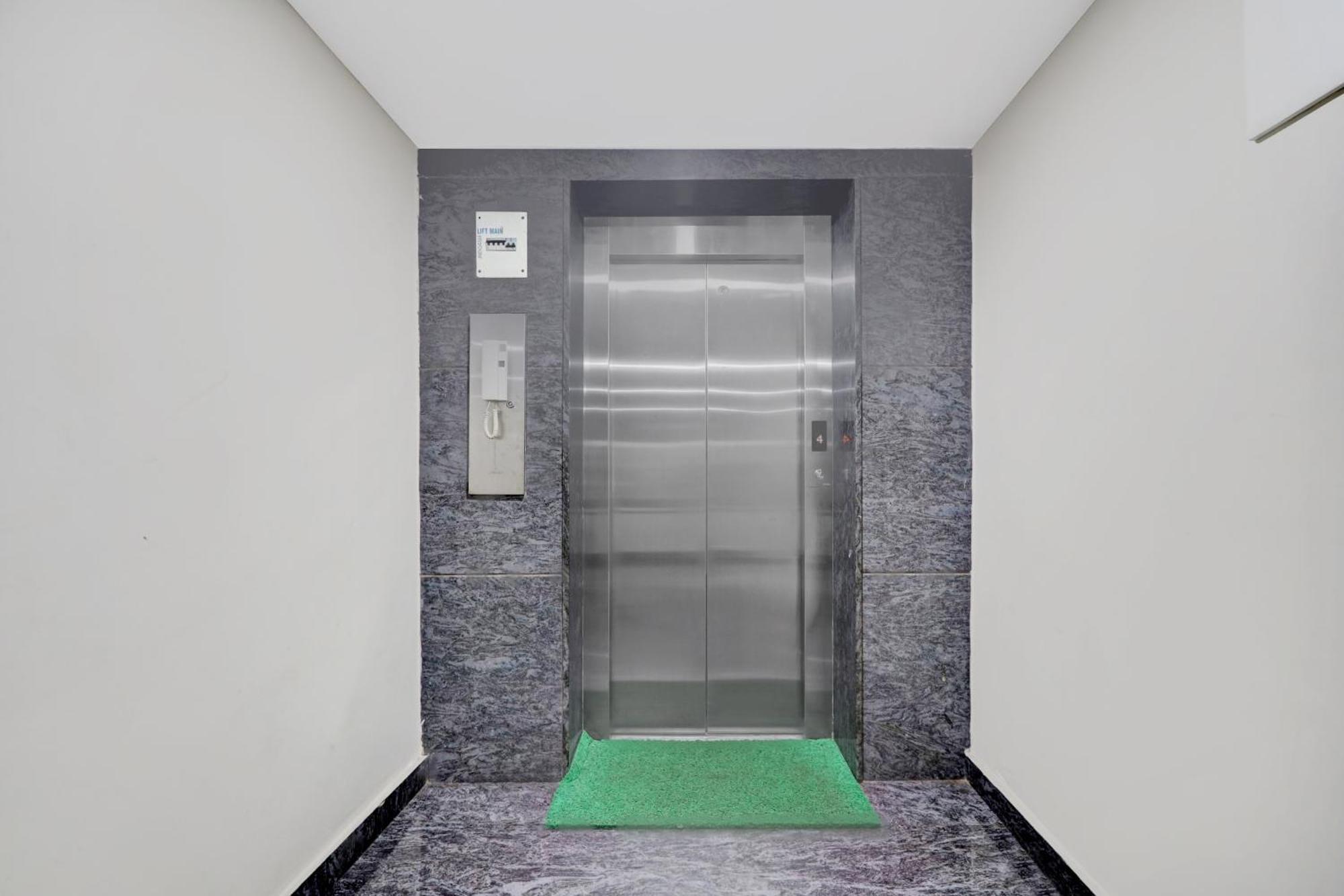 Super Townhouse Daba Garden Road Hotel Визакхапатнам Екстериор снимка