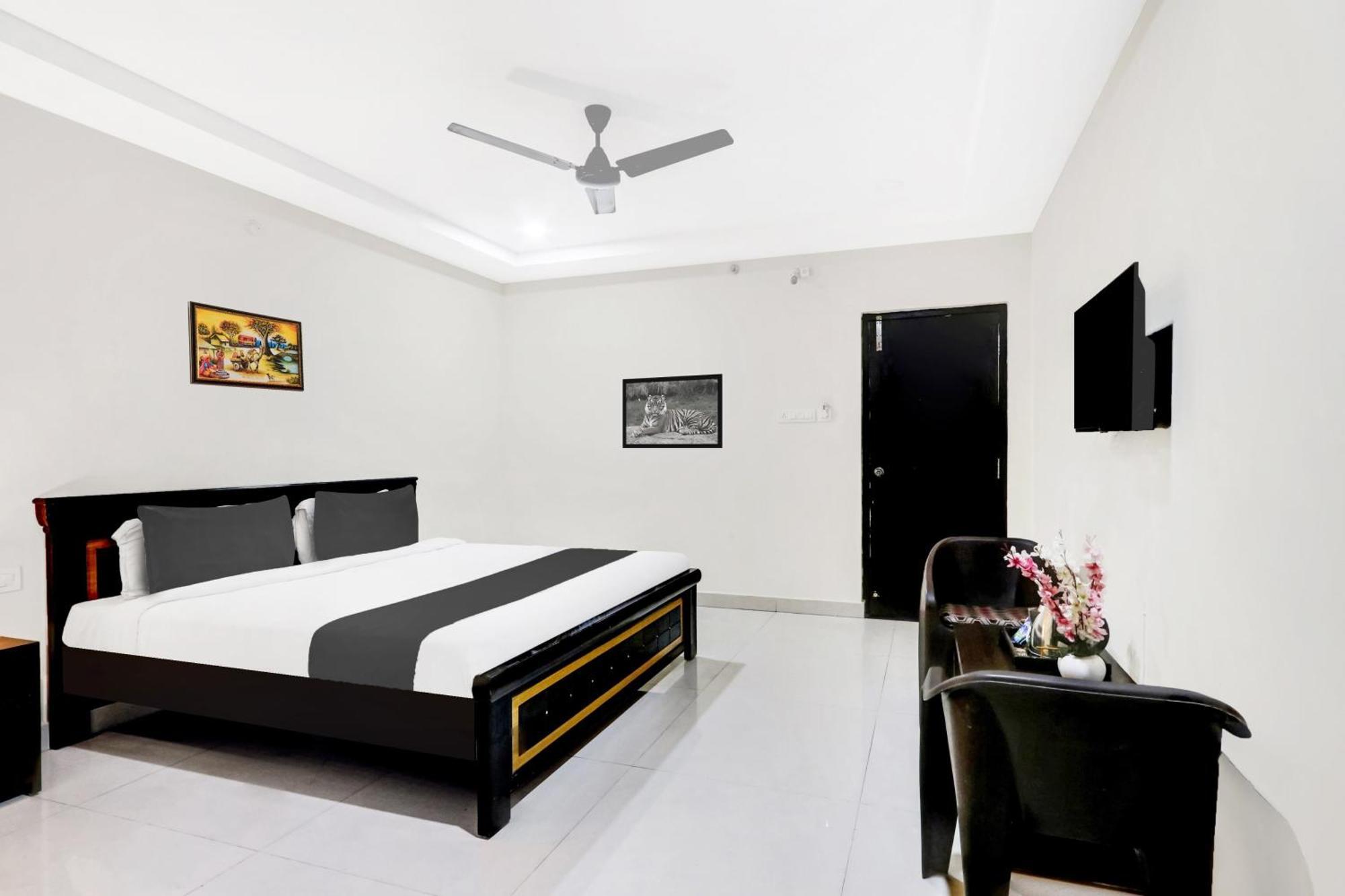 Super Townhouse Daba Garden Road Hotel Визакхапатнам Екстериор снимка